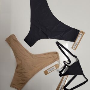 (SKIMS)3 panties for $32 new with tag, Size:XS,. SKIMS-Style 06